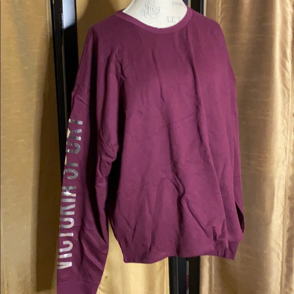 XL Burgundy Sweatshirt from VS Sport